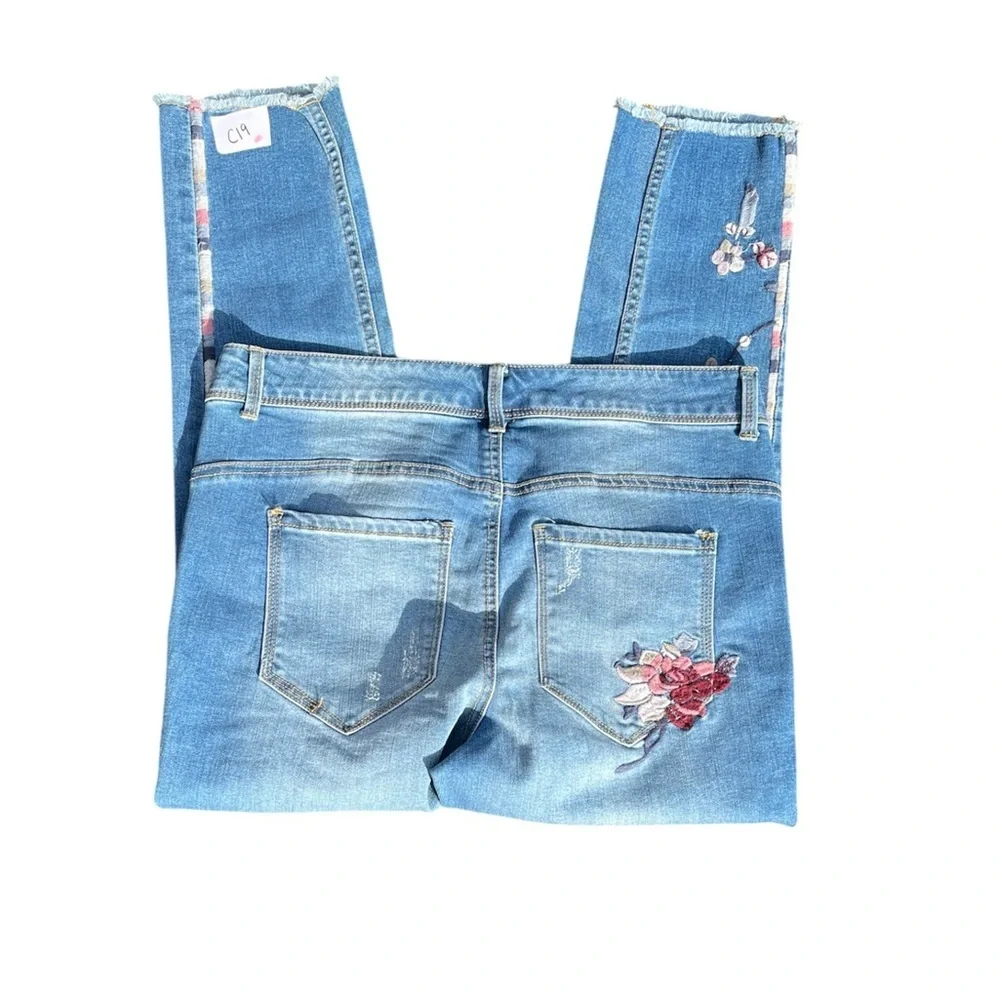 Women distressed floral fray bottom jeans by Denim 24/7 Colorful stripe size 12W - Picture 4 of 7